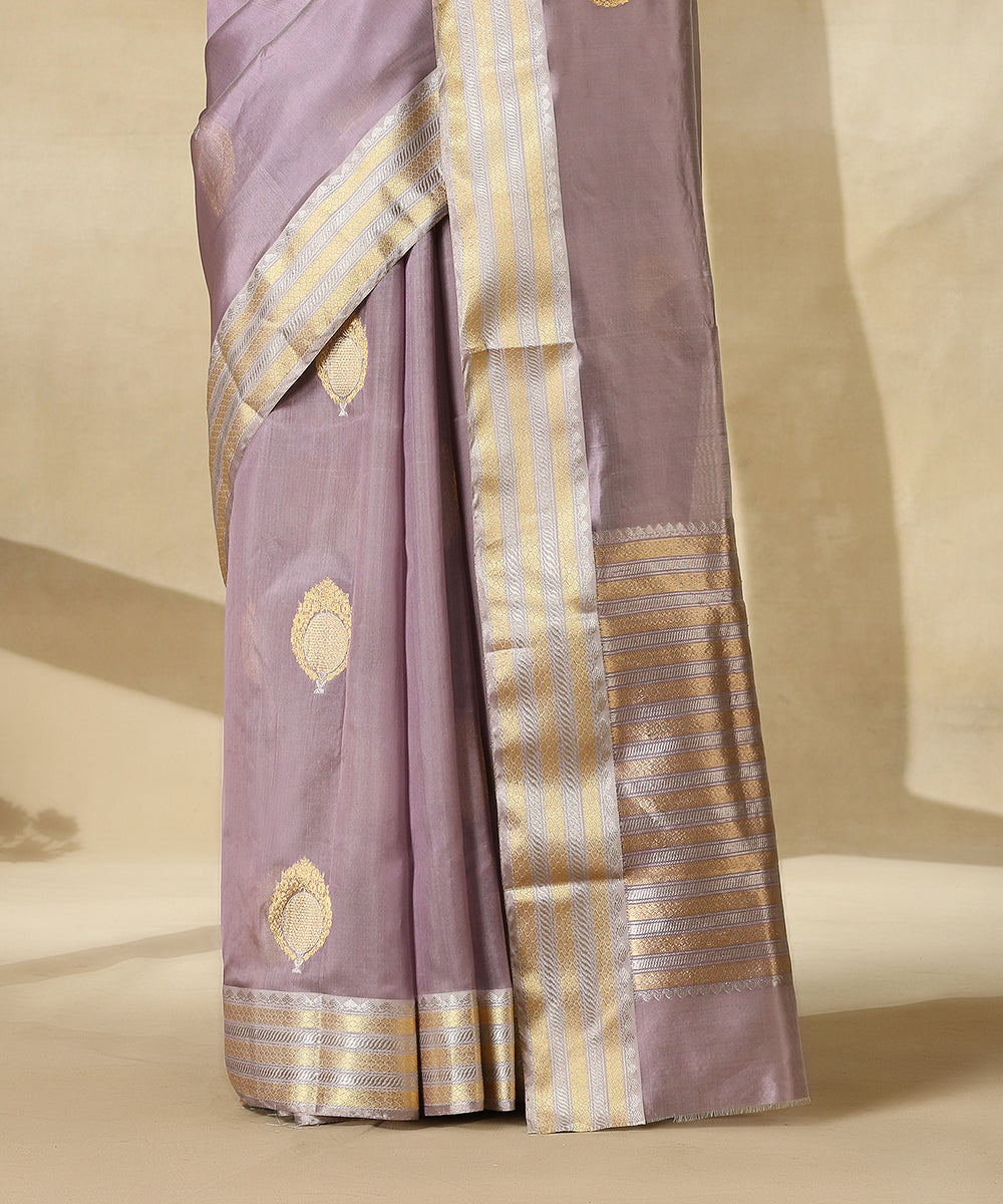 Handloom_Mauve_Pure_Chanderi_Silk_Saree_With_Three_Flower_Motif_And_Sona_Rupa_Zari_Border_WeaverStory_04