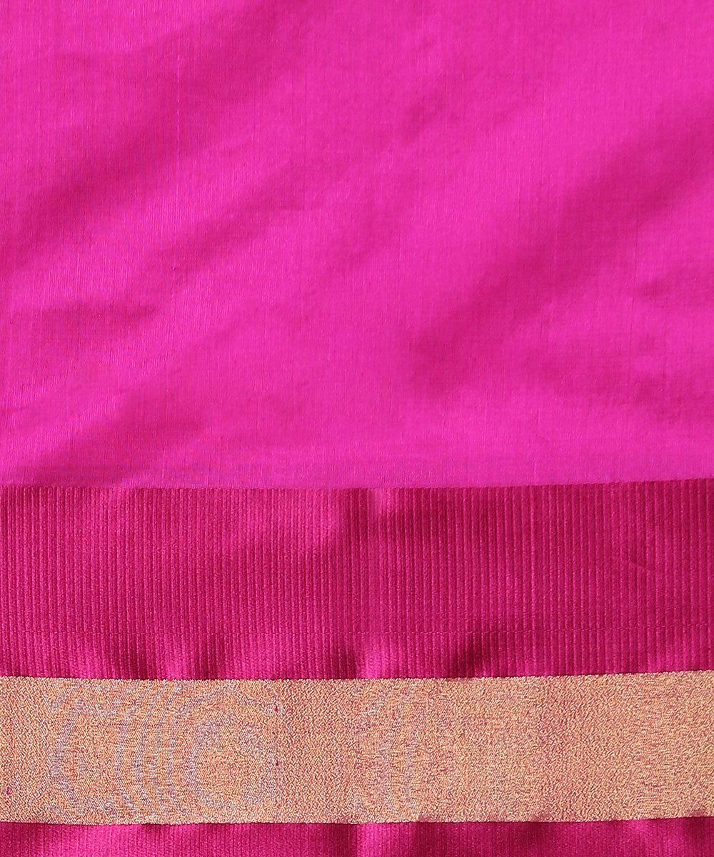 Handloom_Magenta_Pink_Pure_Silk_Chanderi_Saree_With_Lion_Motifs_And_Mushroo_Border_WeaverStory_05