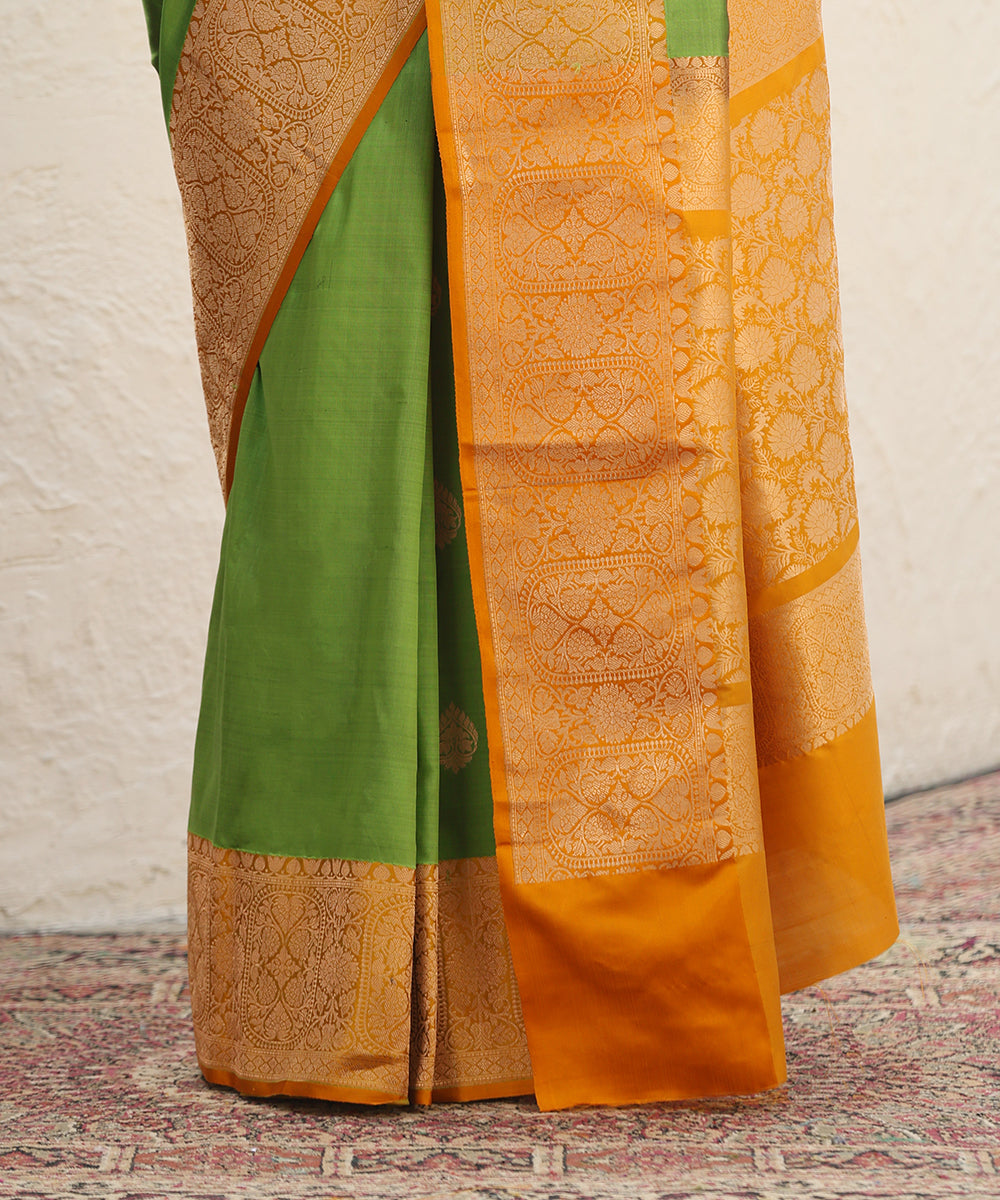 Handloom_Green_Pure_Katan_Silk_Banarasi_Saree_With_Booti_And_Mustard_Border_WeaverStory_04