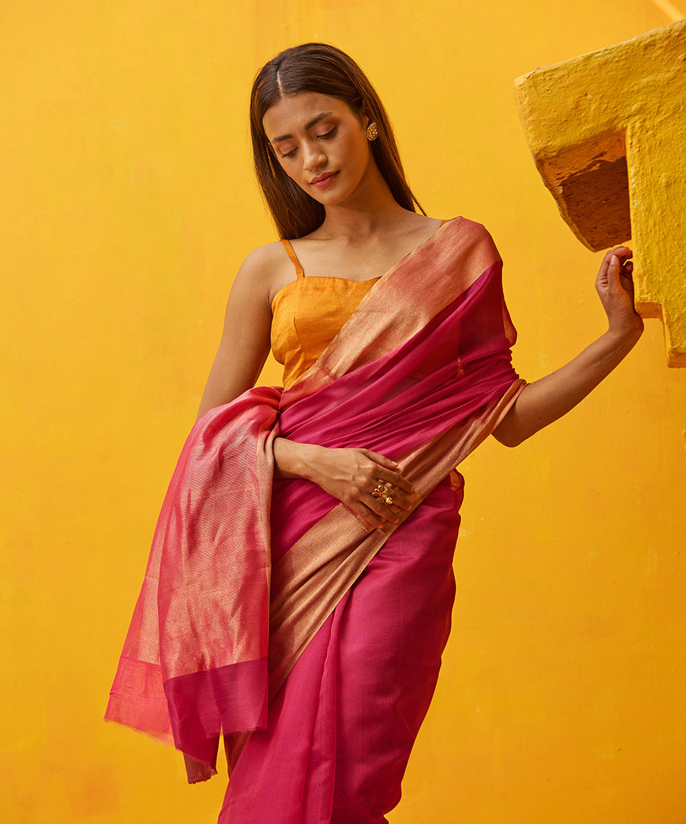 Handloom_Pink_Cotton_Silk_Pure_Chanderi_Handloom_Saree_With_Gold_Zari_Border_WeaverStory_01