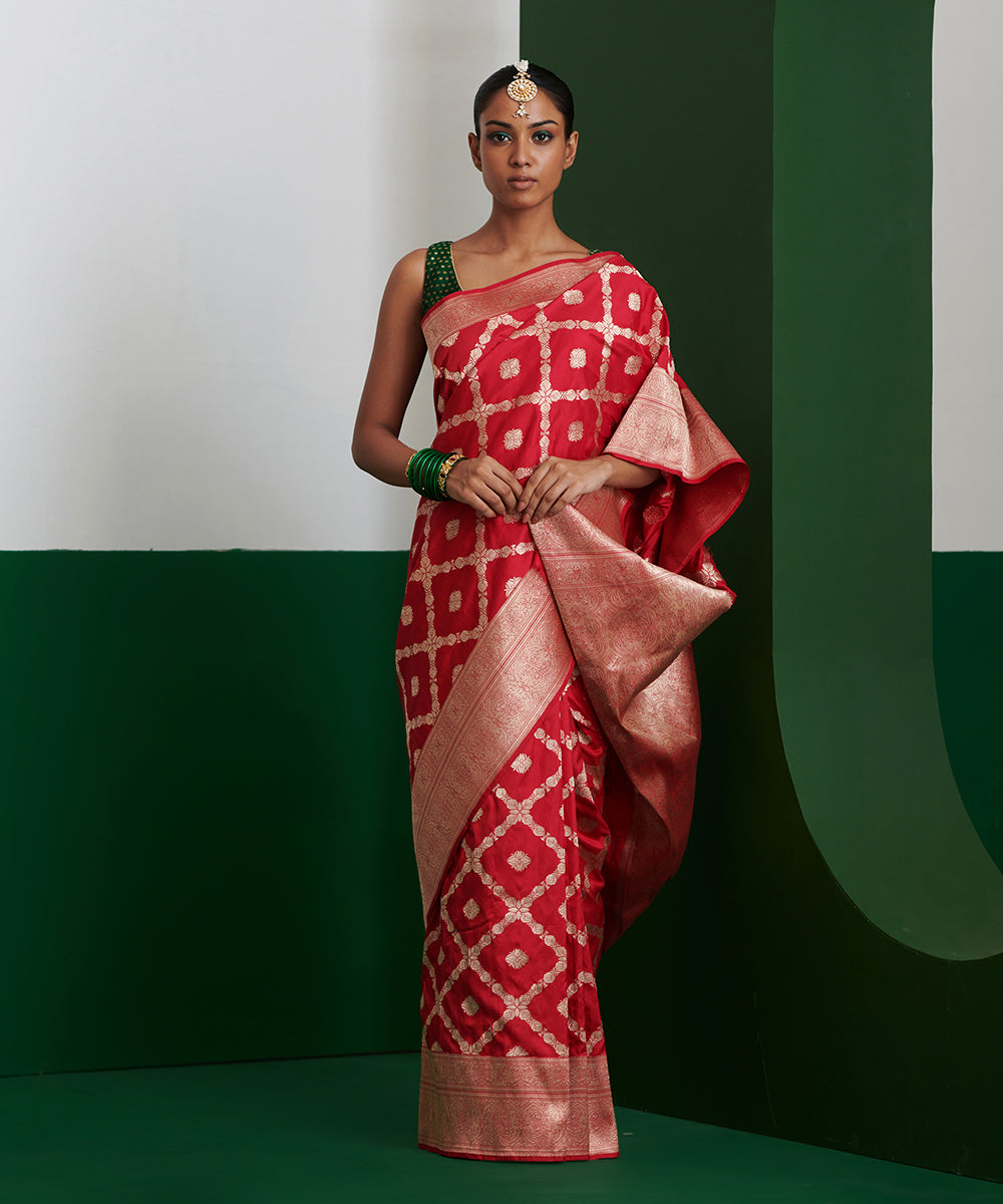 Red_Handloom_Pure_Katan_Silk_Banarasi_Saree_With_All_Over_Zari_Jaal_WeaverStory_02