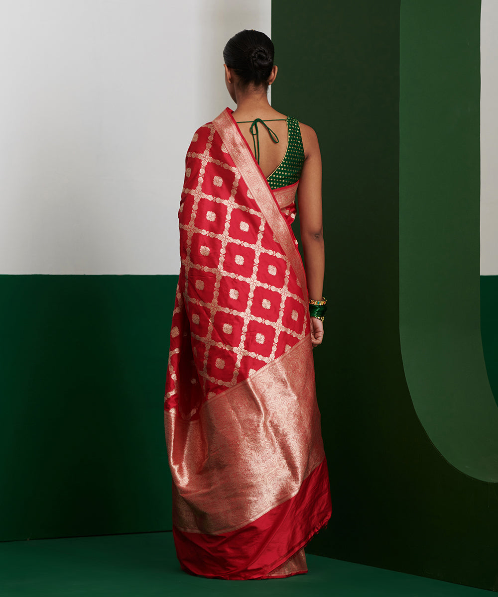 Red_Handloom_Pure_Katan_Silk_Banarasi_Saree_With_All_Over_Zari_Jaal_WeaverStory_03