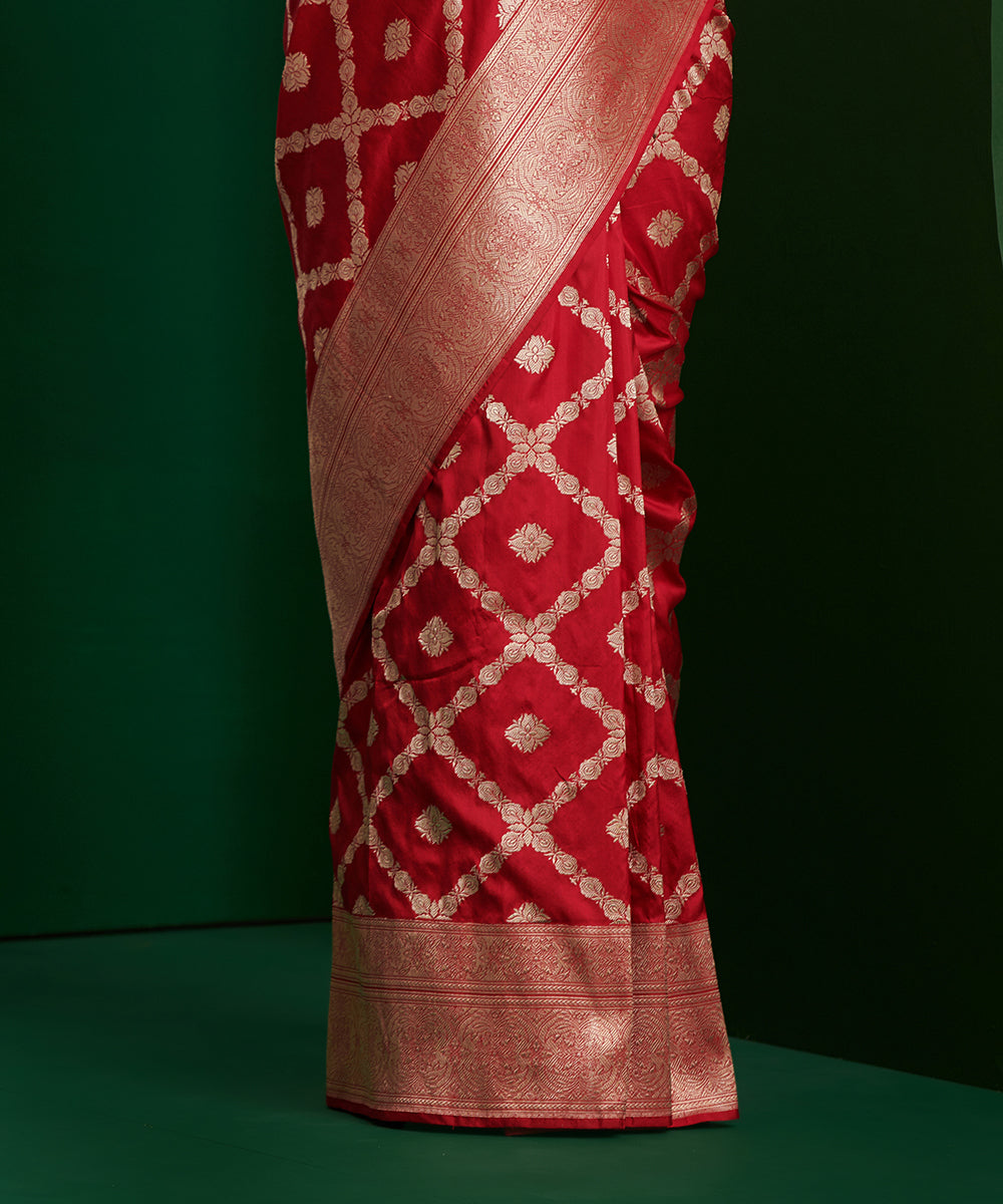 Red_Handloom_Pure_Katan_Silk_Banarasi_Saree_With_All_Over_Zari_Jaal_WeaverStory_04