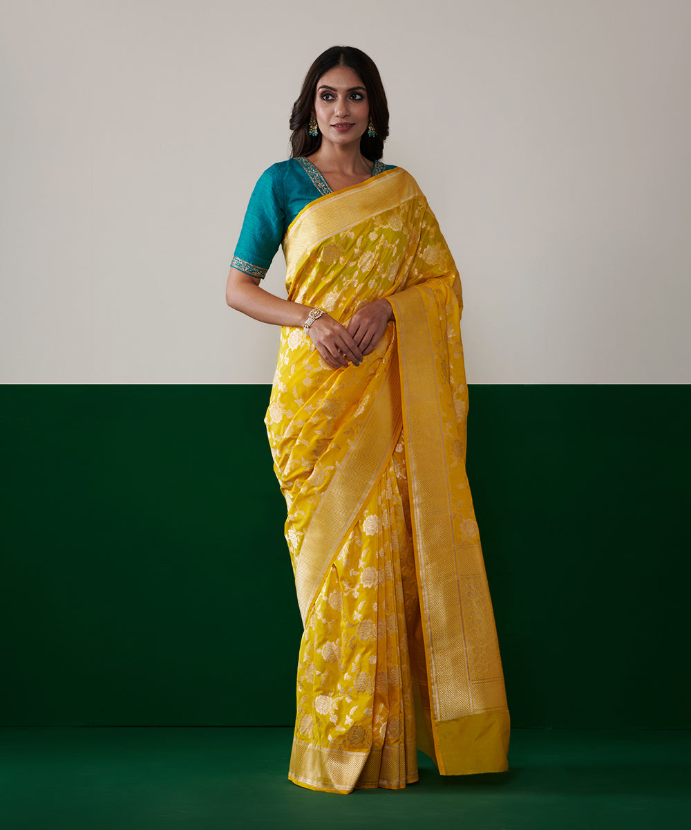 Handloom_Yellow_Pure_Katan_Silk_Banarasi_Saree_With_Sona_Rupa_Jaal_WeaverStory_02