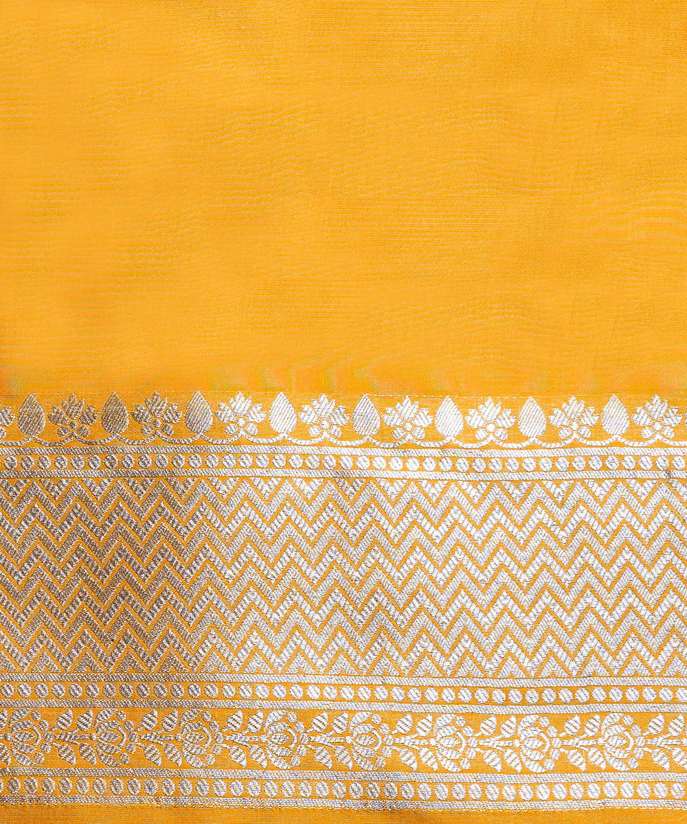 Handloom_Mustard_Yellow_Pure_Katan_Silk_Banarasi_Saree_With_All_Over_Zari_Booti_WeaverStory_05
