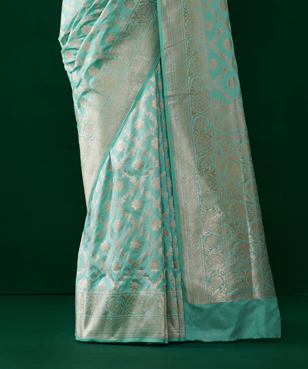 Sky_Blue_Handloom_Pure_Katan_Silk_Banarasi_Saree_With_Champagne_Zari_Jaal_WeaverStory_04