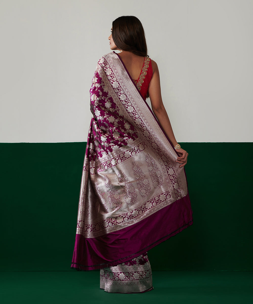 Handloom_Purple_Pure_Katan_Silk_Banarasi_Saree_With_Champagne_Zari_Jaal_WeaverStory_03