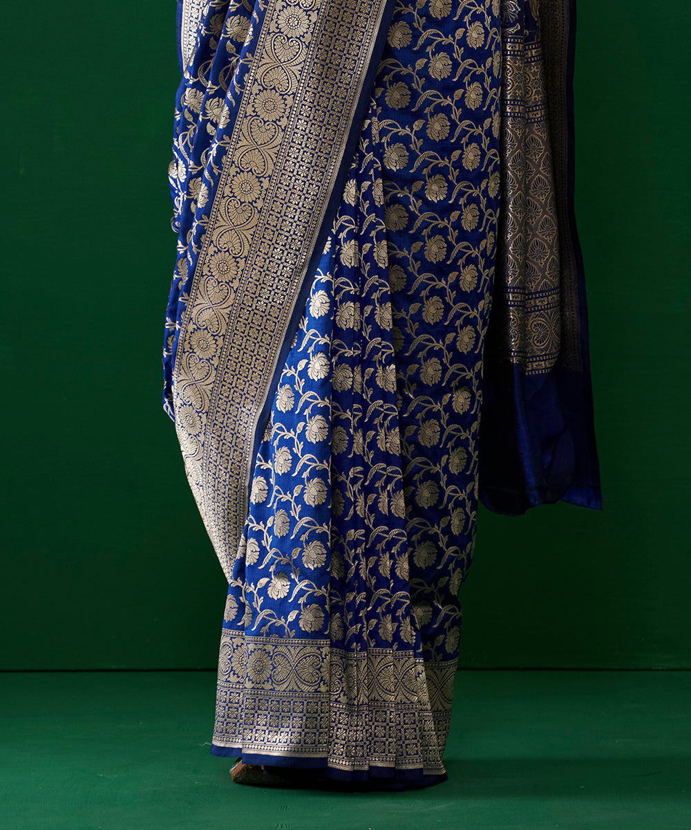 Blue_Handloom_Pure_Katan_Silk_Banarasi_Saree_With_Champagne_Zari_Jaal_WeaverStory_04