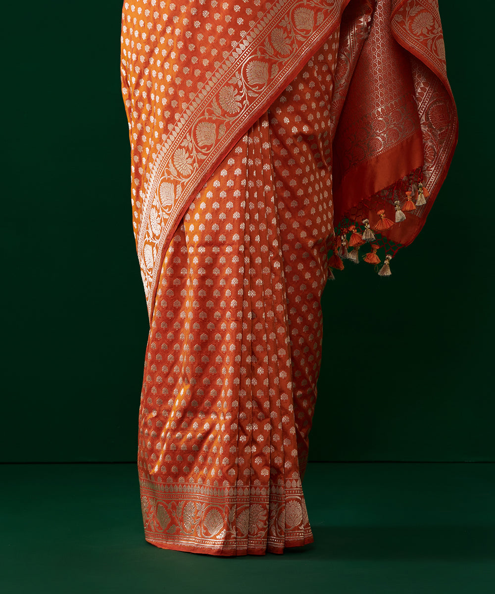 Handloom_Orange_And_Yellow_Pure_Katan_Silk_Banarasi_Saree_With_All_Over_Booti_WeaverStory_04