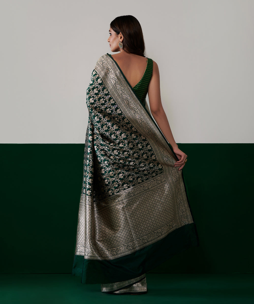 Handloom_Emerald_Green_Pure_Katan_Silk_Banarasi_Saree_With_Peacock_Motifs_WeaverStory_03
