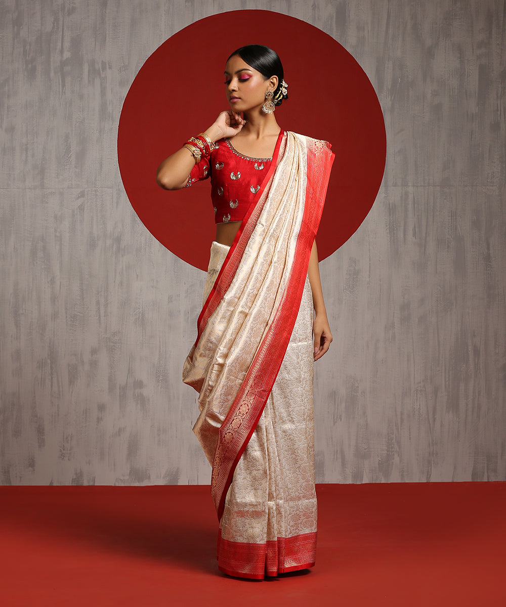 Offwhite_And_Gold_Handloom_Pure_Katan_Silk_Kimkhab_Banarasi_Saree_WeaverStory_02