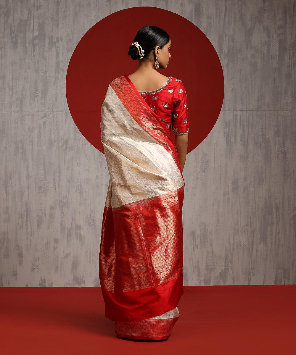 Offwhite_And_Gold_Handloom_Pure_Katan_Silk_Kimkhab_Banarasi_Saree_WeaverStory_03