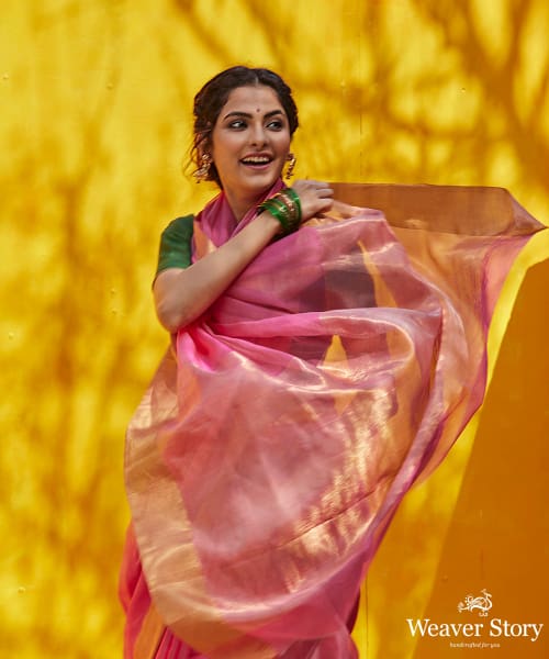 Handloom_Pink_Dual_Tone_Pure_Chanderi_Silk_Saree_With_Zari_Border_WeaverStory_01