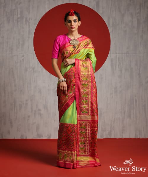 Handloom_Green_Pure_Silk_Patola_Saree_With_Pink_Border_And_Pallu_WeaverStory_02