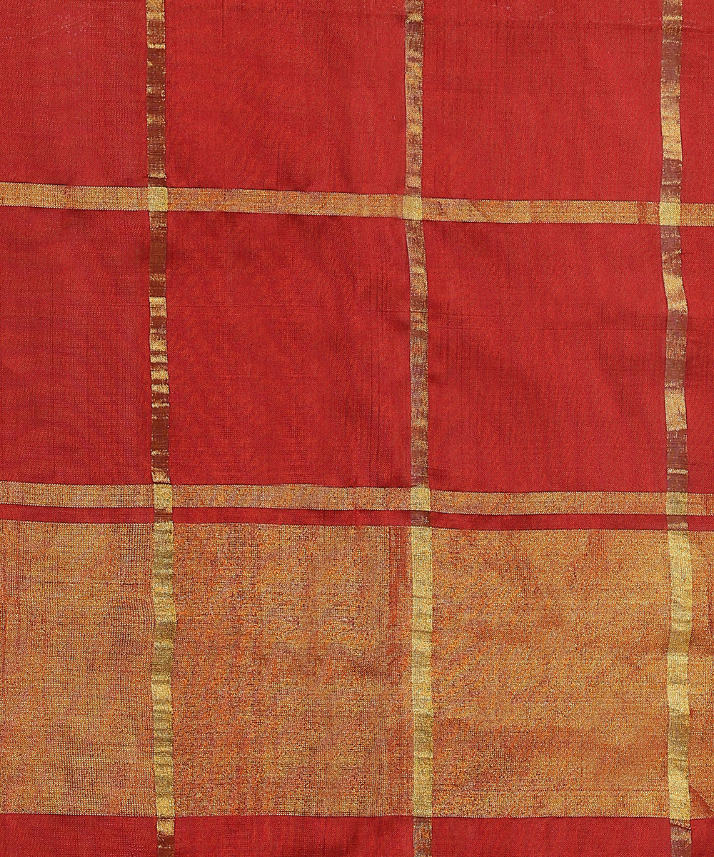 Handloom_Maroon_Mulberry_Silk_Single_Ikat_Patola_Saree_With_Checks_WeaverStory_05