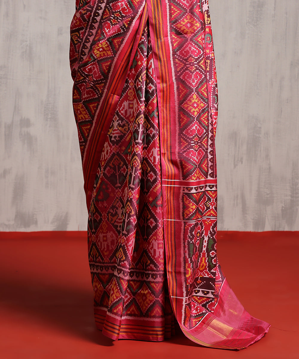 Handloom_Strawberry_Pink_And_Plum_Mulberry_Silk_8_Ply_Patola_Saree_WeaverStory_04
