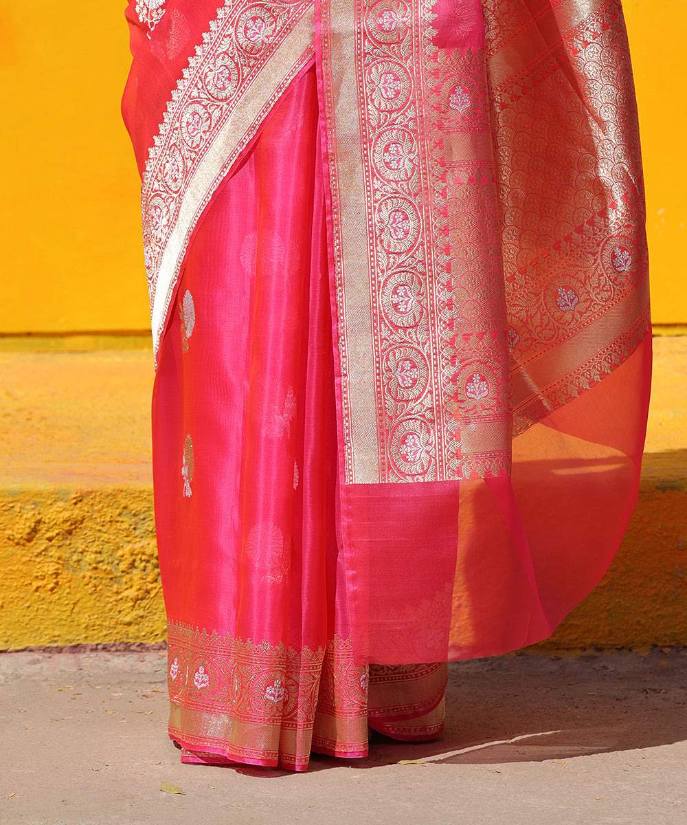 Handloom_Fuschia_Pink_Pure_Kora_Silk_Banarasi_Saree_With_Sona_Rupa_Zari_Booti_WeaverStory_04