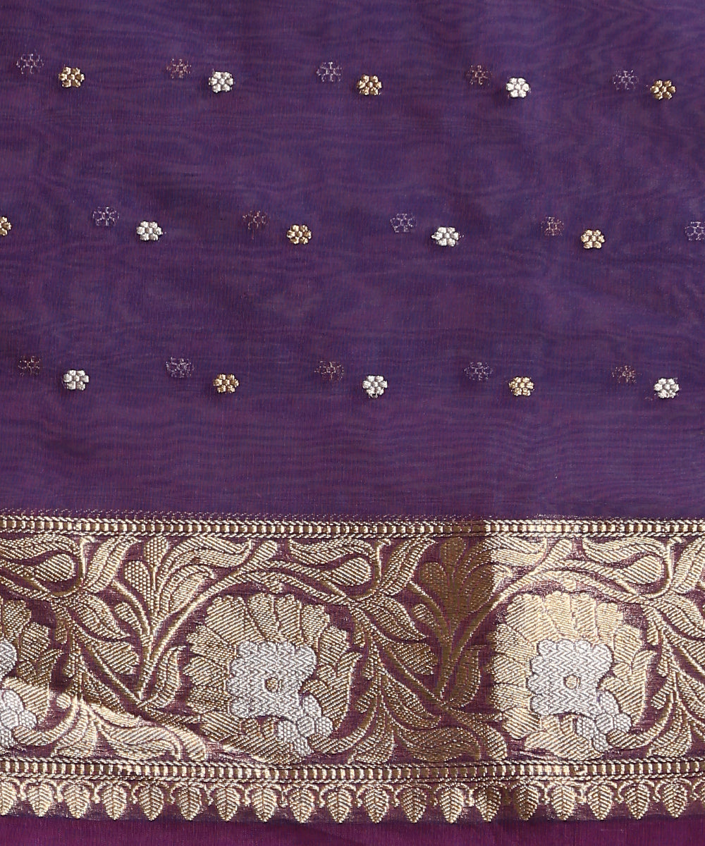 Violet_Handloom_Pure_Kora_Silk_Banarasi_Saree_With_Sona_Rupa_Booti_WeaverStory_05