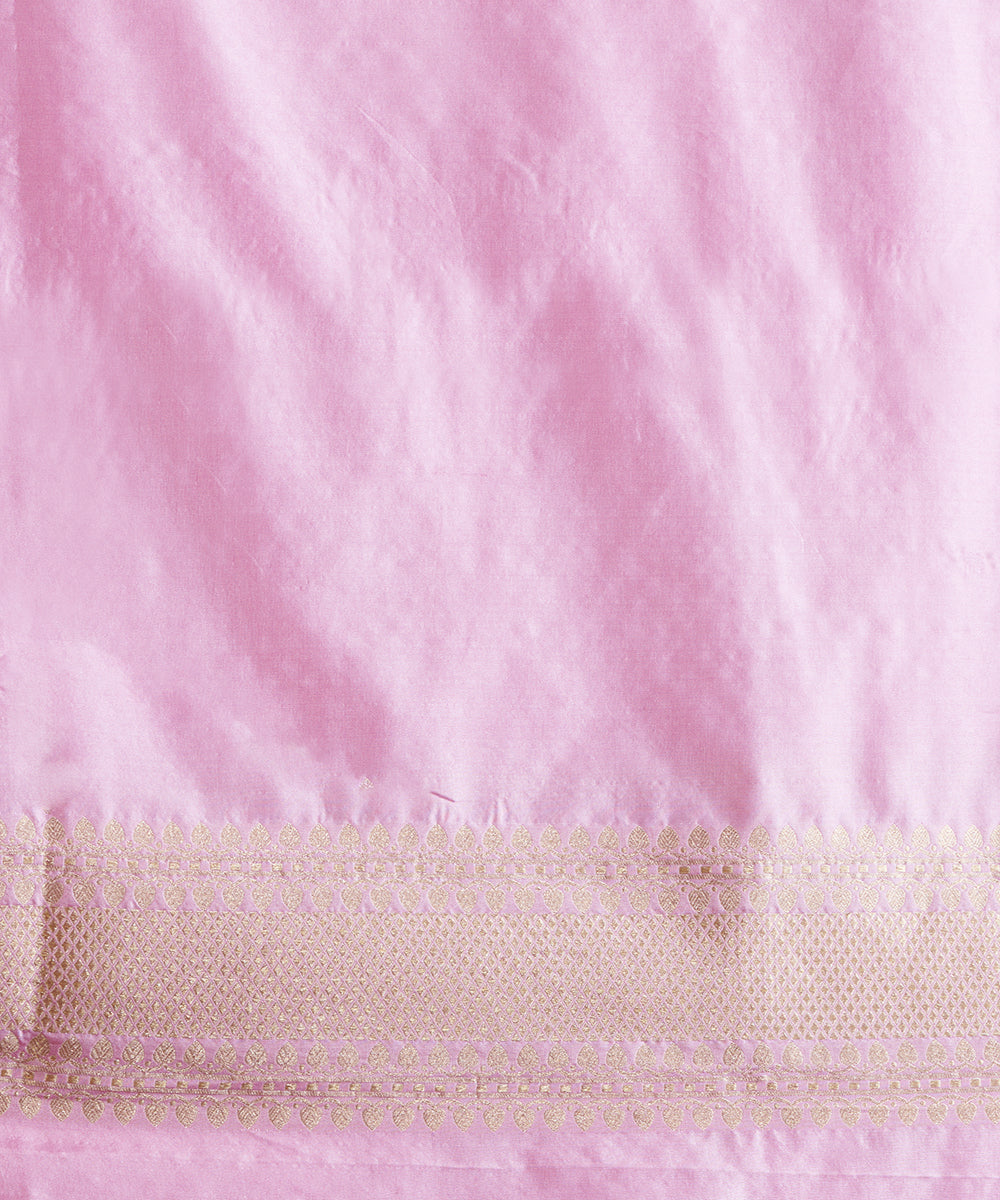 Mauve_Handloom_Pure_Katan_Silk_Banarasi_Saree_With_Broad_Zari_Border_WeaverStory_05