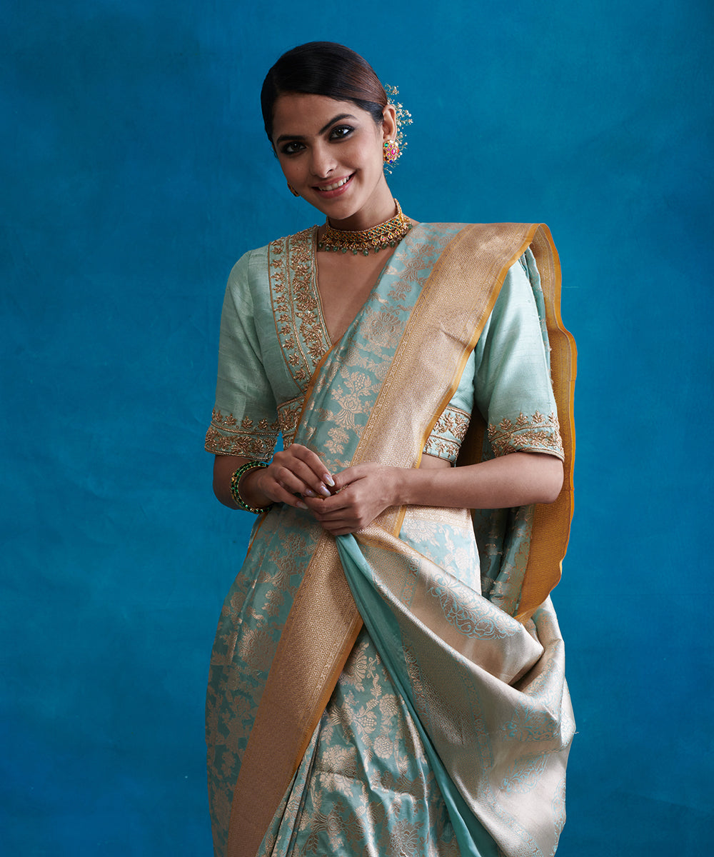 Handloom_Powder_Blue_Pure_Katan_Silk_Banarasi_Saree_With_Lime_Green_Border_WeaverStory_01