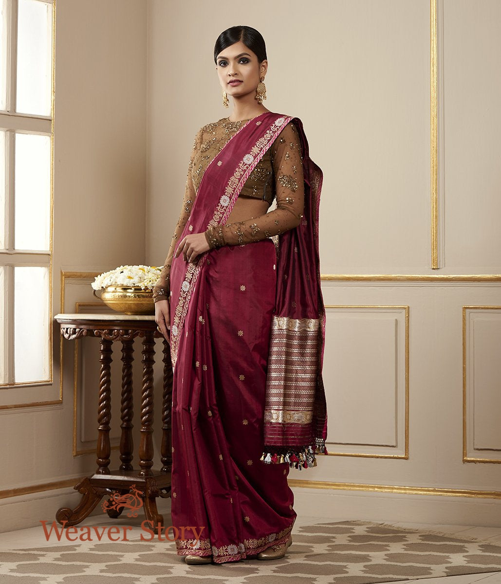 Handloom_Burgundy_Banarasi_Saree_with_Kadhwa_Booti_and_Delicate_Floral_Border_WeaverStory_02
