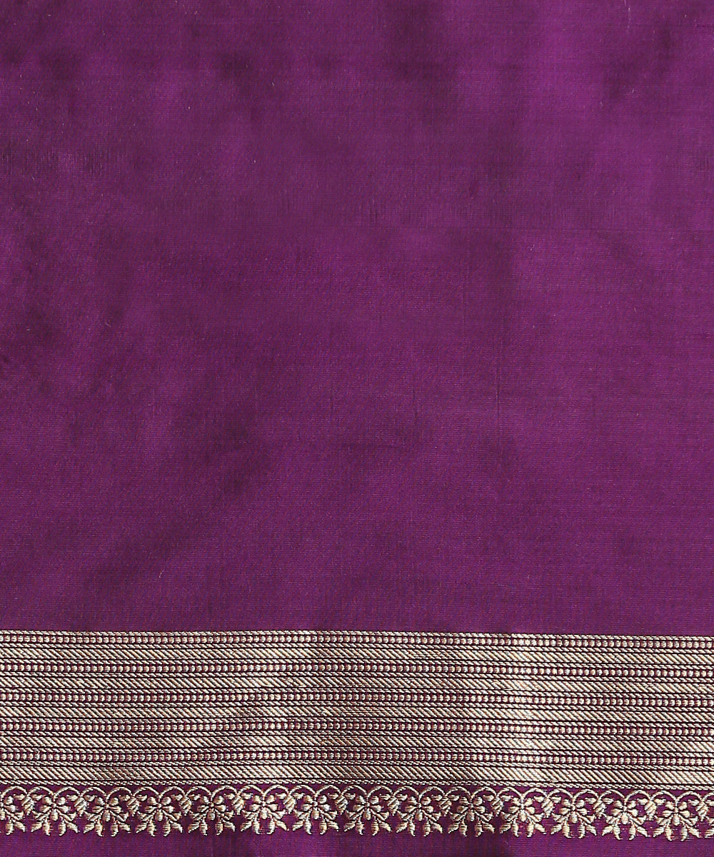 Purple_And_Silver_Handloom_Pure_Katan_Silk_Tanchoi_Banarasi_Saree_WeaverStory_05