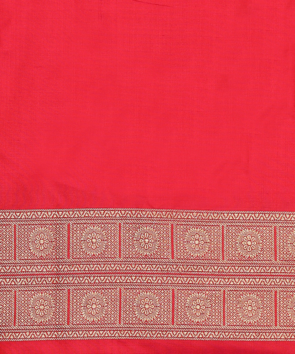 Handloom_Pink_Gold_Zari_Square_Motif_Banarasi_Brocade_Saree_With_Green_Selvedge_WeaverStory_05