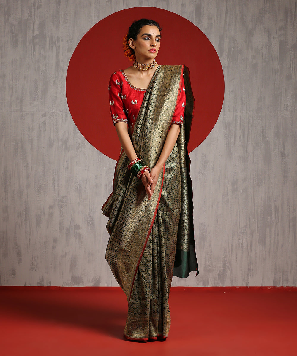 Green_Handloom_Pure_Katan_Silk_Kimkhab_Banarasi_Saree_With_Red_Selvedge_WeaverStory_02