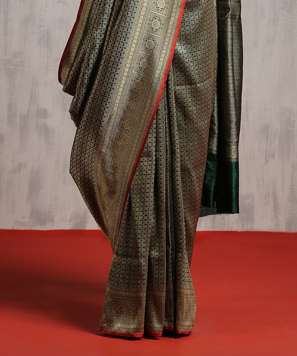 Green_Handloom_Pure_Katan_Silk_Kimkhab_Banarasi_Saree_With_Red_Selvedge_WeaverStory_04