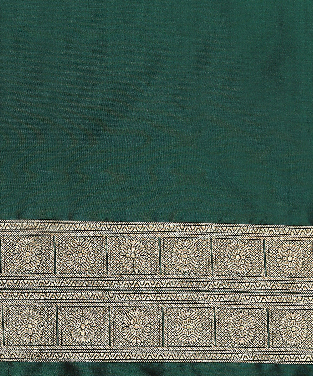 Green_Handloom_Pure_Katan_Silk_Kimkhab_Banarasi_Saree_With_Red_Selvedge_WeaverStory_05