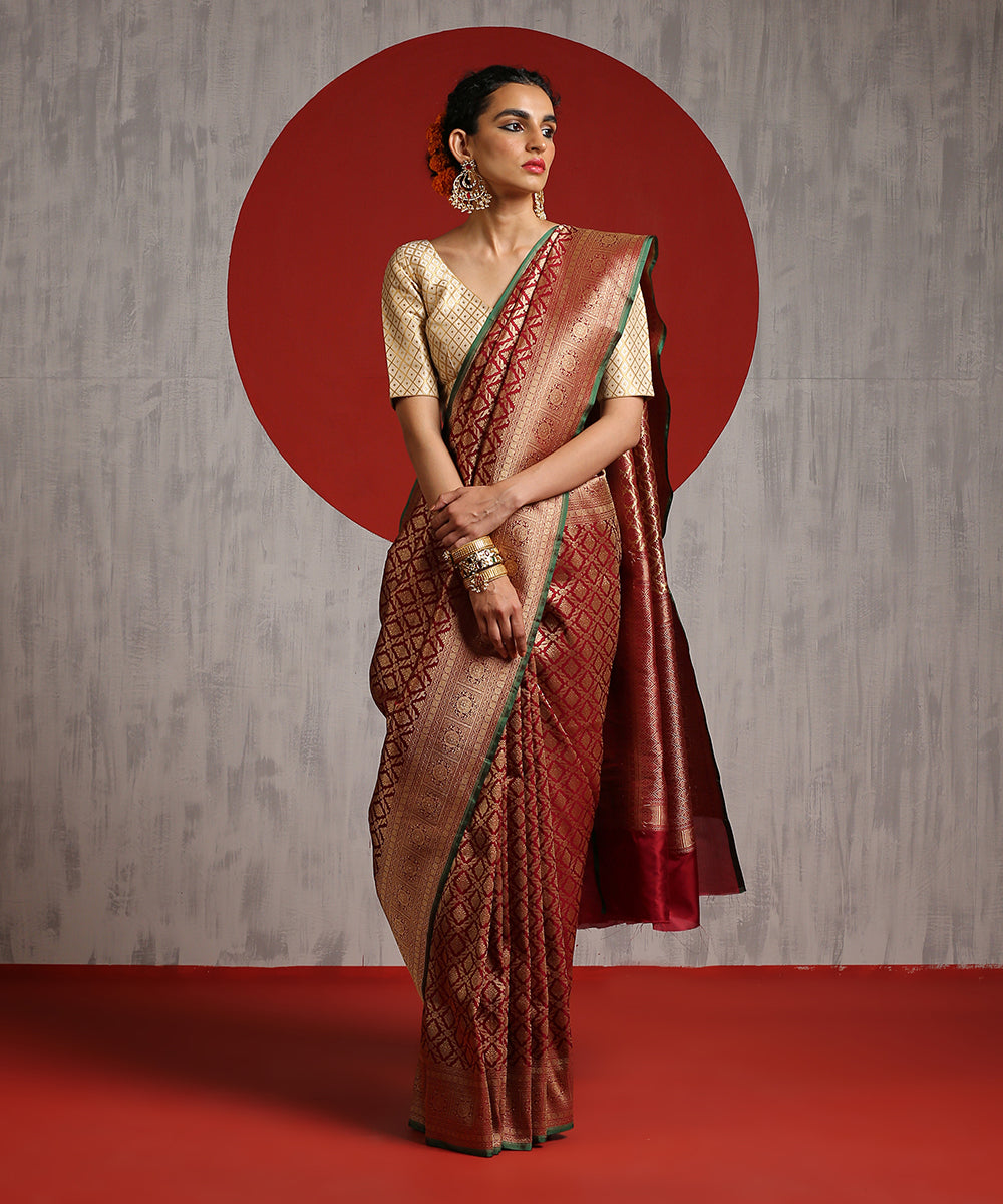 Handloom_Maroon_Pure_Katan_Silk_Kimkhab_Banarasi_Saree_With_Green_Selvedge_WeaverStory_02