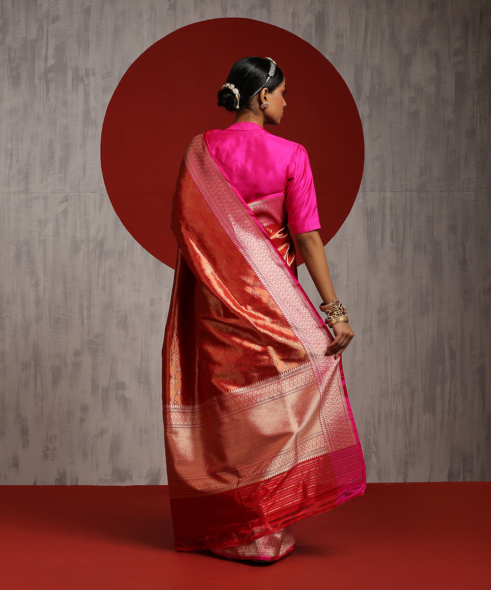 Handloom_Red_Pure_Katan_Silk_Zari_Tanchoi_Banarasi_Saree_With_Pink_Border_WeaverStory_03