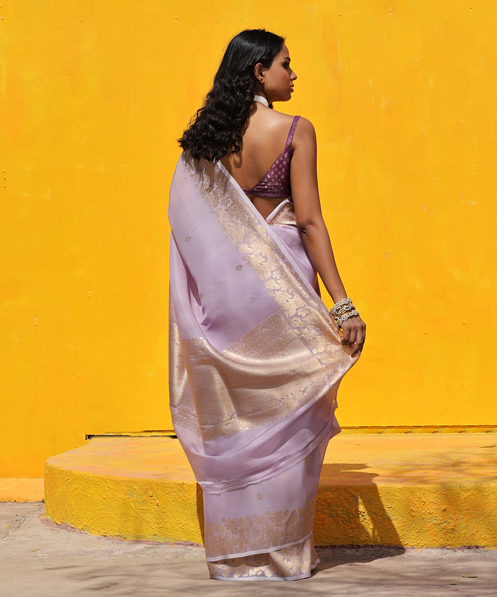 Handloom_Mauve_Pure_Kora_Silk_Banarasi_Saree_With_Kadhwa_Floral_Booti_WeaverStory_03