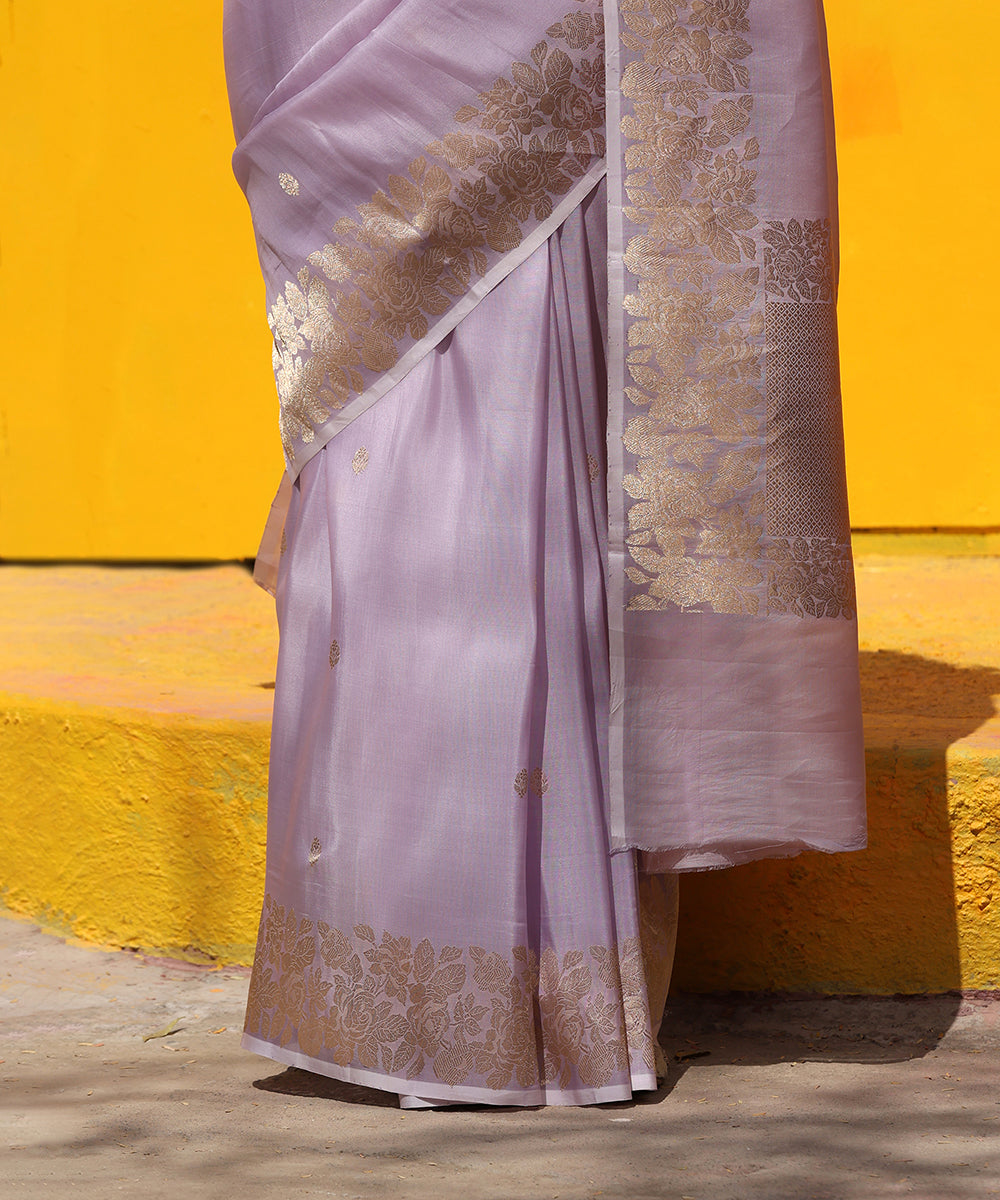 Handloom_Mauve_Pure_Kora_Silk_Banarasi_Saree_With_Kadhwa_Floral_Booti_WeaverStory_04