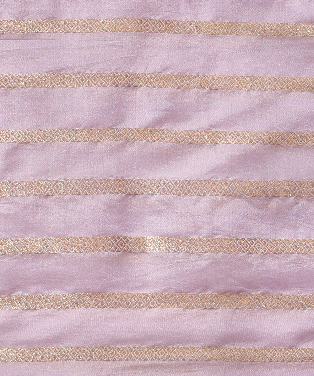 Handloom_Mauve_Pure_Kora_Silk_Banarasi_Saree_With_Kadhwa_Floral_Booti_WeaverStory_05