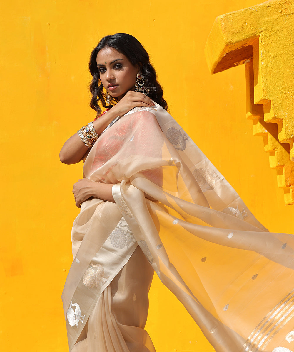 Beige_Handloom_Pure_Kora_Silk_Banarasi_Saree_With_Satin_Border_WeaverStory_01