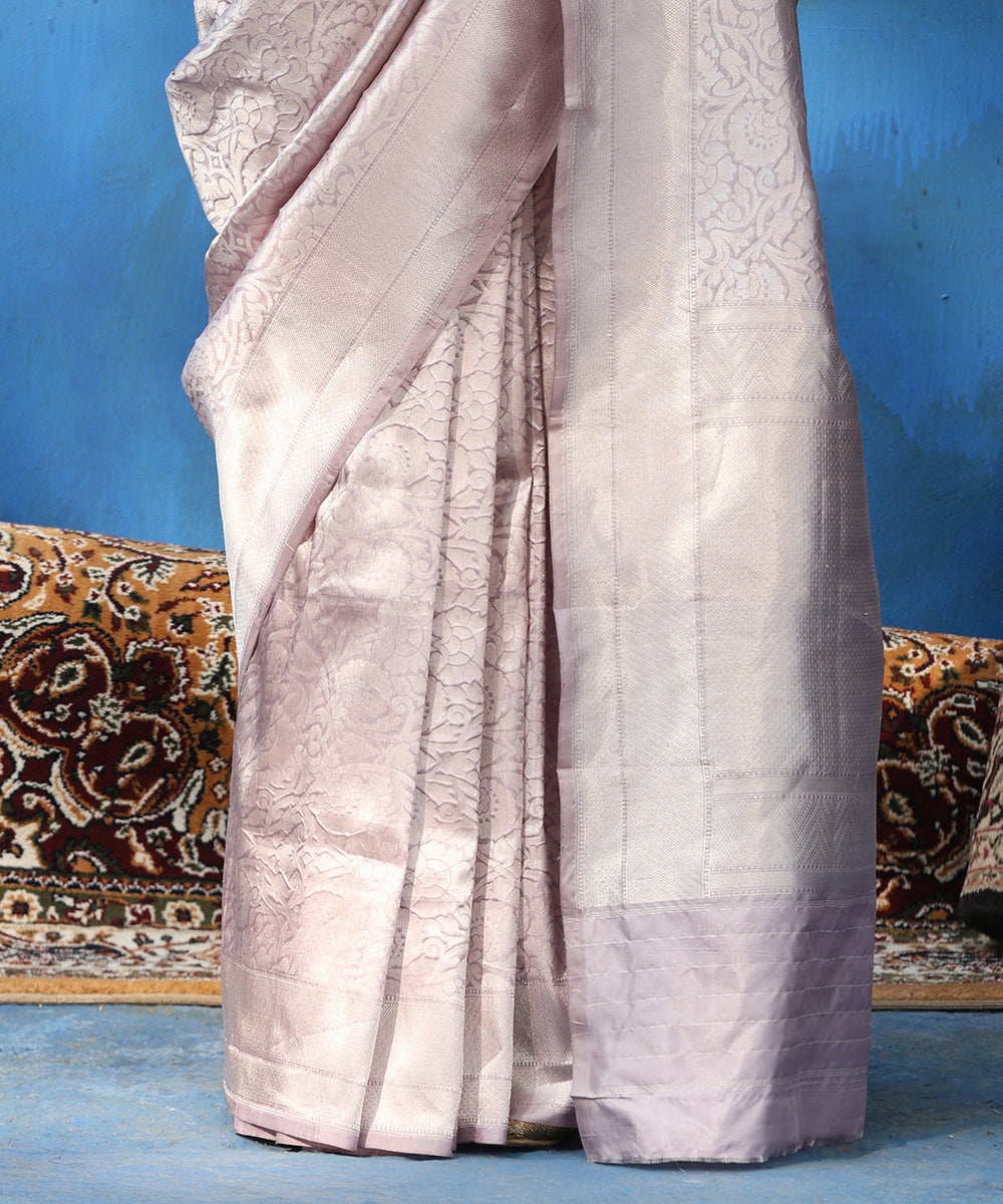 Handloom_Soft_Lilac_Pure_Katan_Silk_Banarasi_Saree_With_Kadhwa_Border_WeaverStory_04