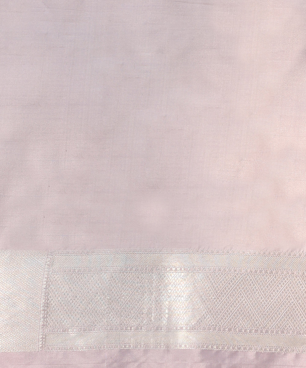 Handloom_Soft_Lilac_Pure_Katan_Silk_Banarasi_Saree_With_Kadhwa_Border_WeaverStory_05