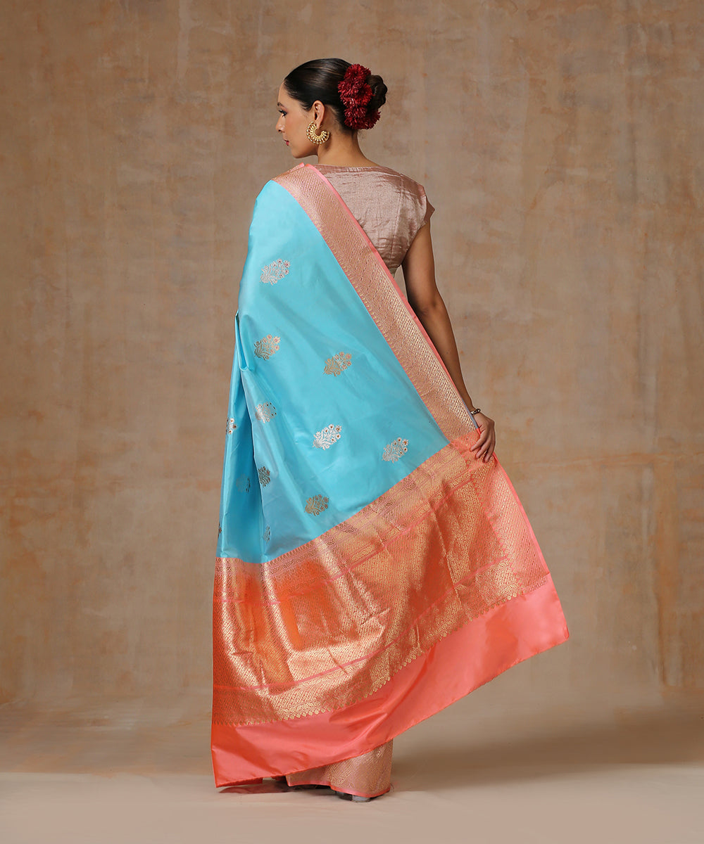 Blue_Handloom_Pure_Katan_Silk_Banarasi_Saree_With_Peach_Border_WeaverStory_03