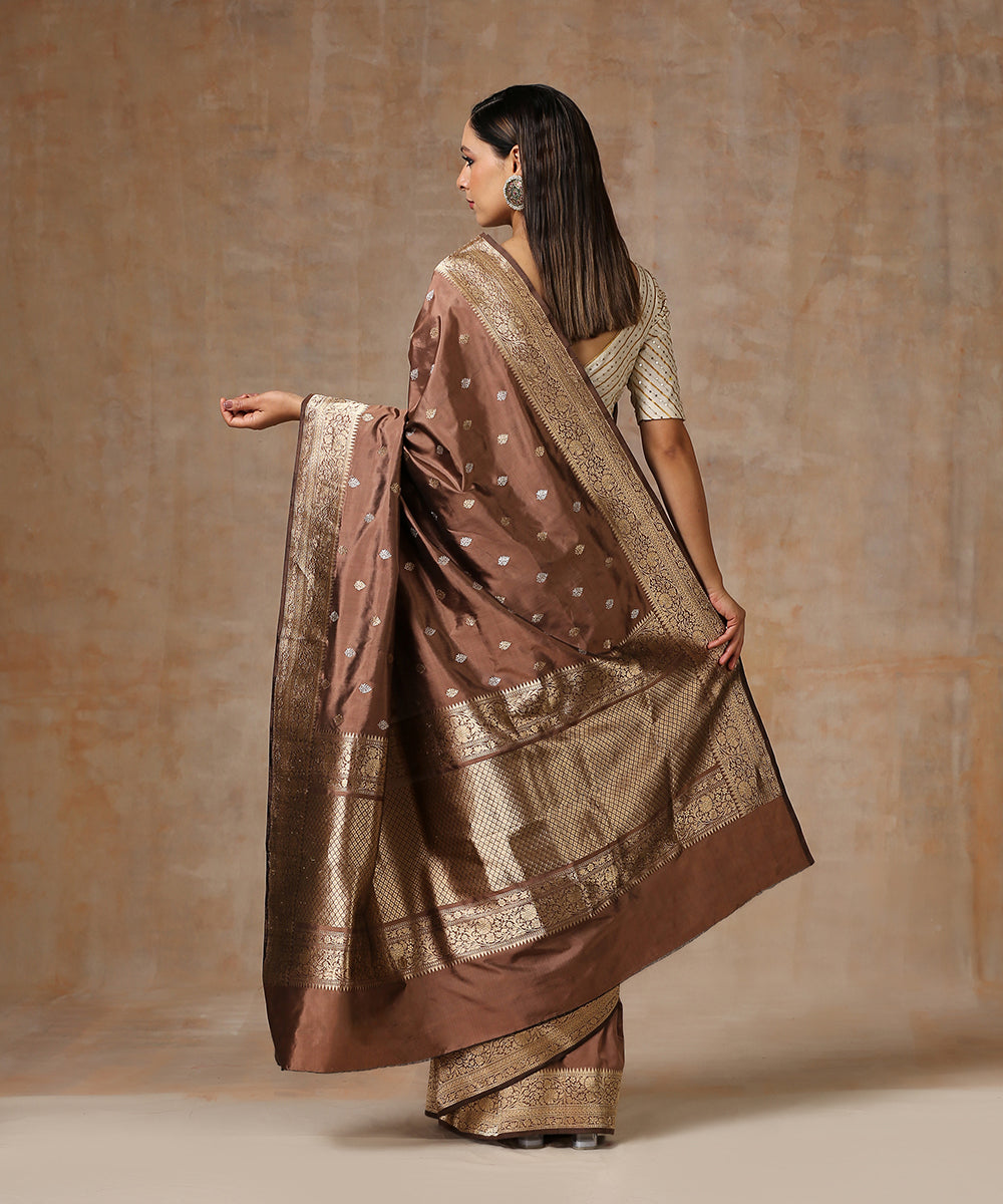 Brown_Handloom_Pure_Katan_Silk_Banarasi_Saree_With_Kadhwa_Booti_WeaverStory_03