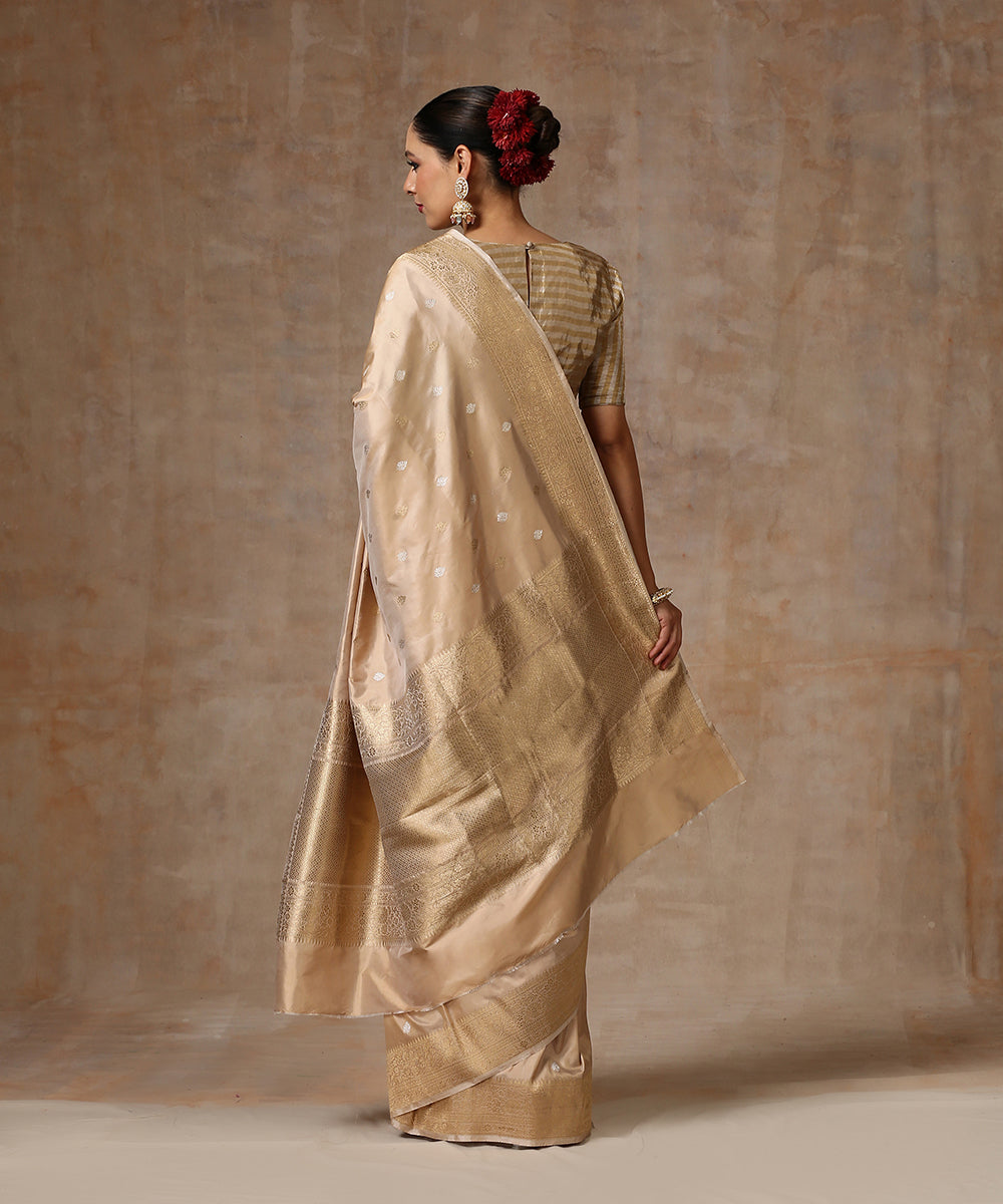 Handloom_Beige_Pure_Katan_Silk_Banarasi_Saree_With_Kadhwa_Booti_WeaverStory_03