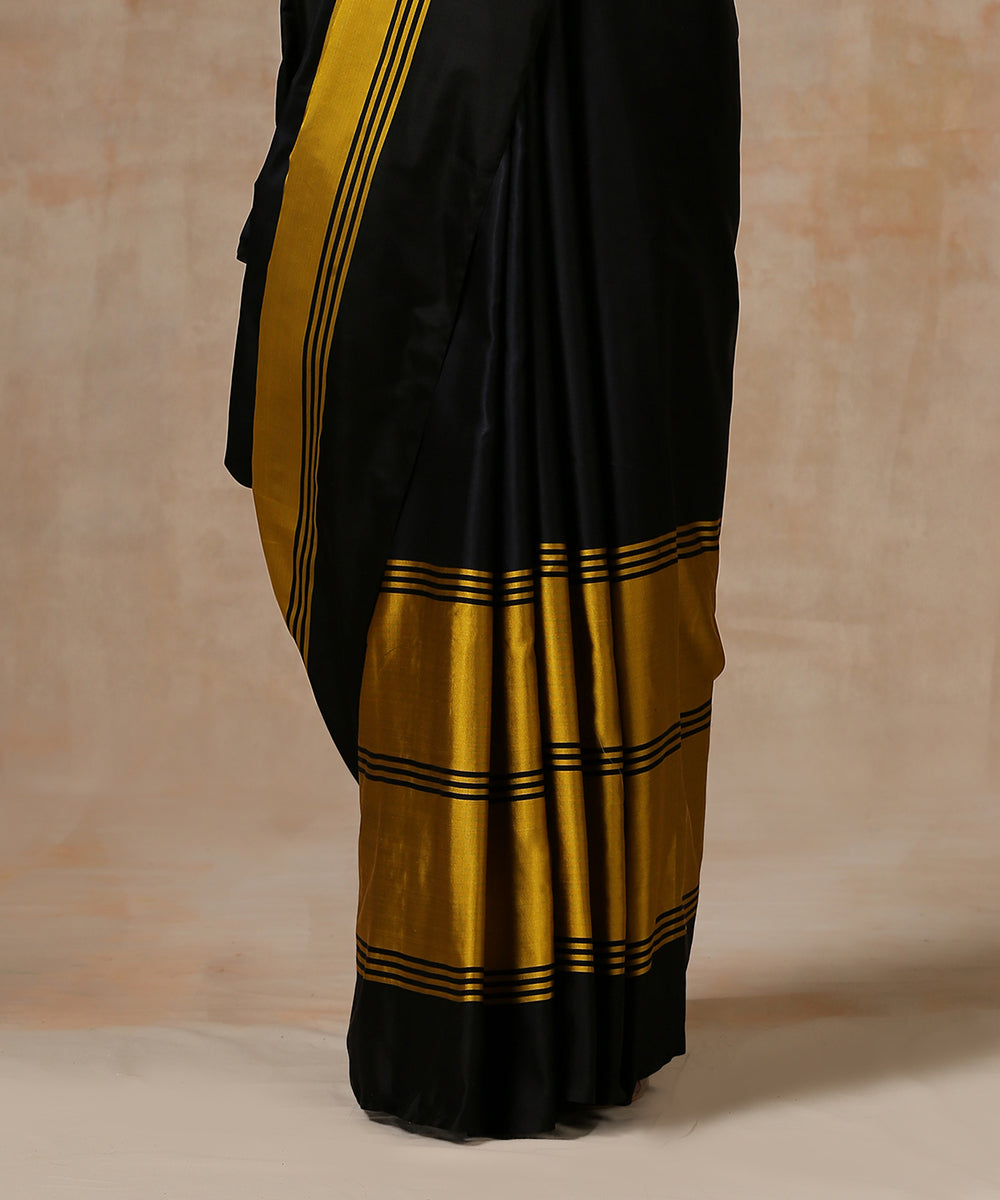 Black_Handloom_Satin_Silk_Banarasi_Saree_With_Mustard_Gold_Border_WeaverStory_04