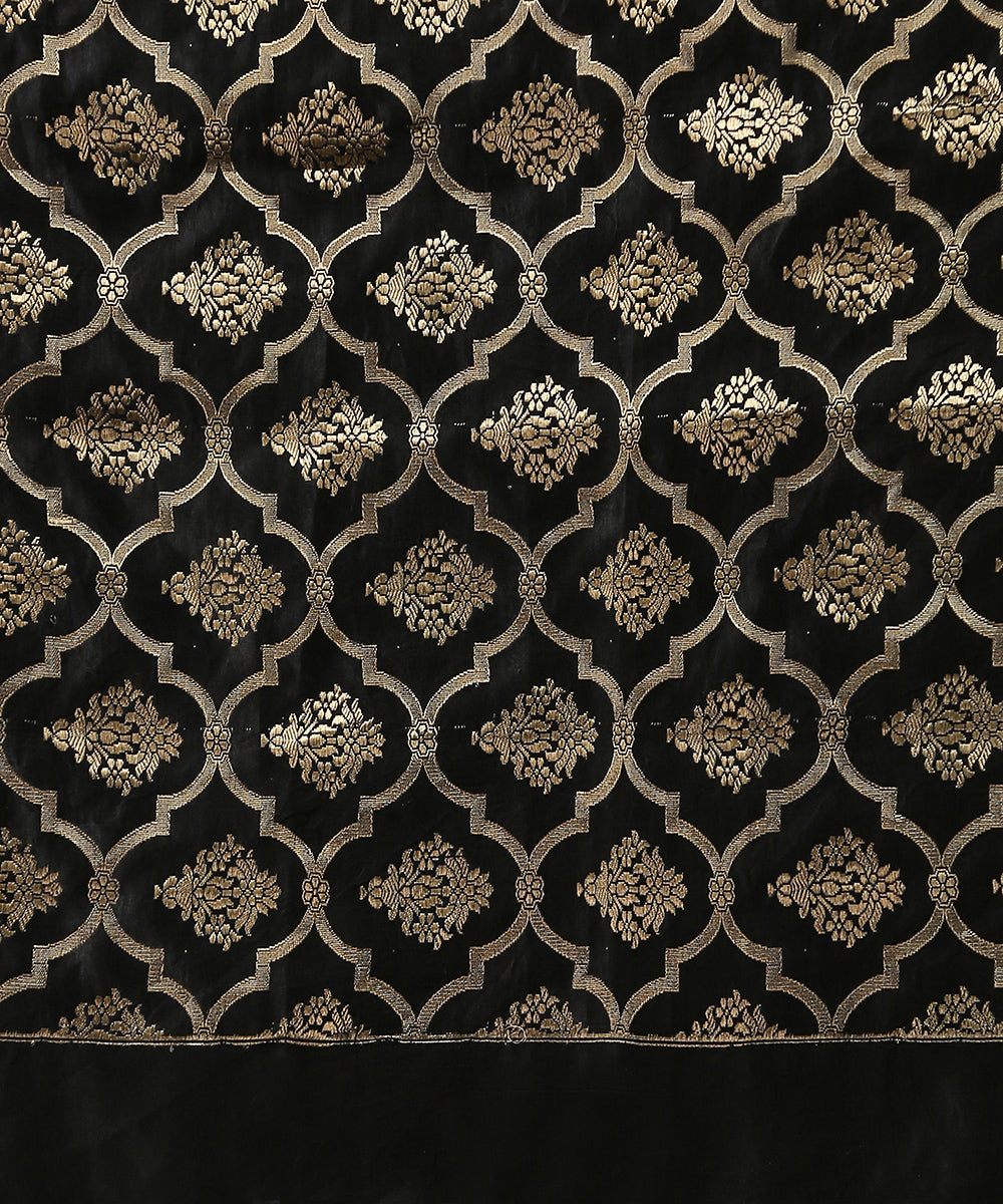 Black_Handloom_Satin_Silk_Banarasi_Saree_With_Mustard_Gold_Border_WeaverStory_05