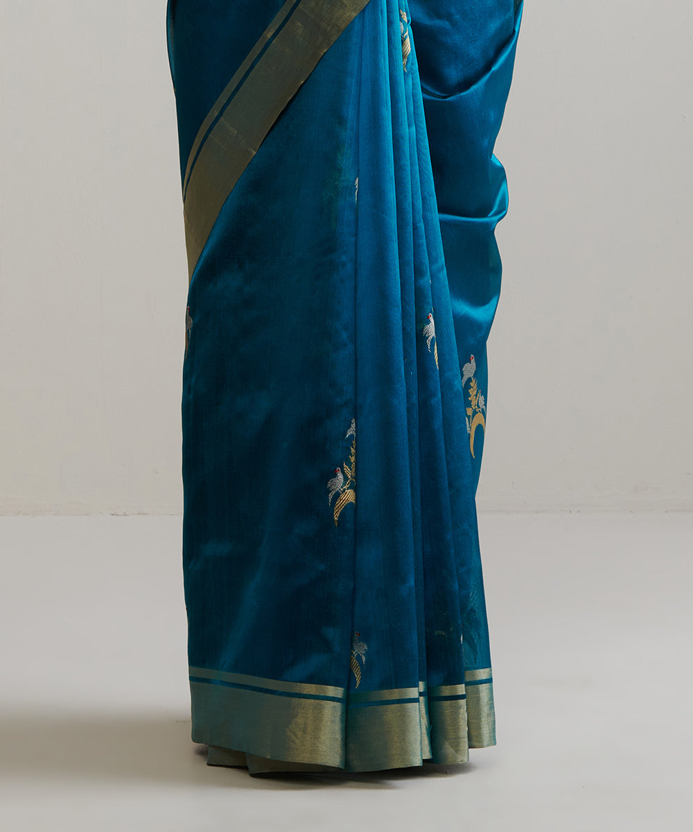 Emerald_Green_Handloom_Pure_Chanderi_Silk_Saree_With_Gold_And_Silver_Zari_Bird_Motif_WeaverStory_04