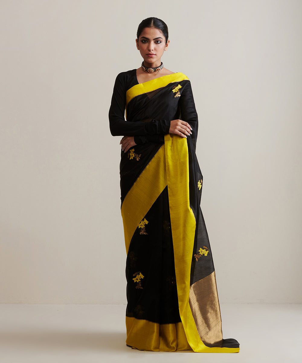 Dark_Black_Handloom_Pure_Chanderi_Silk_Saree_With_Mashroo_Border_WeaverStory_02