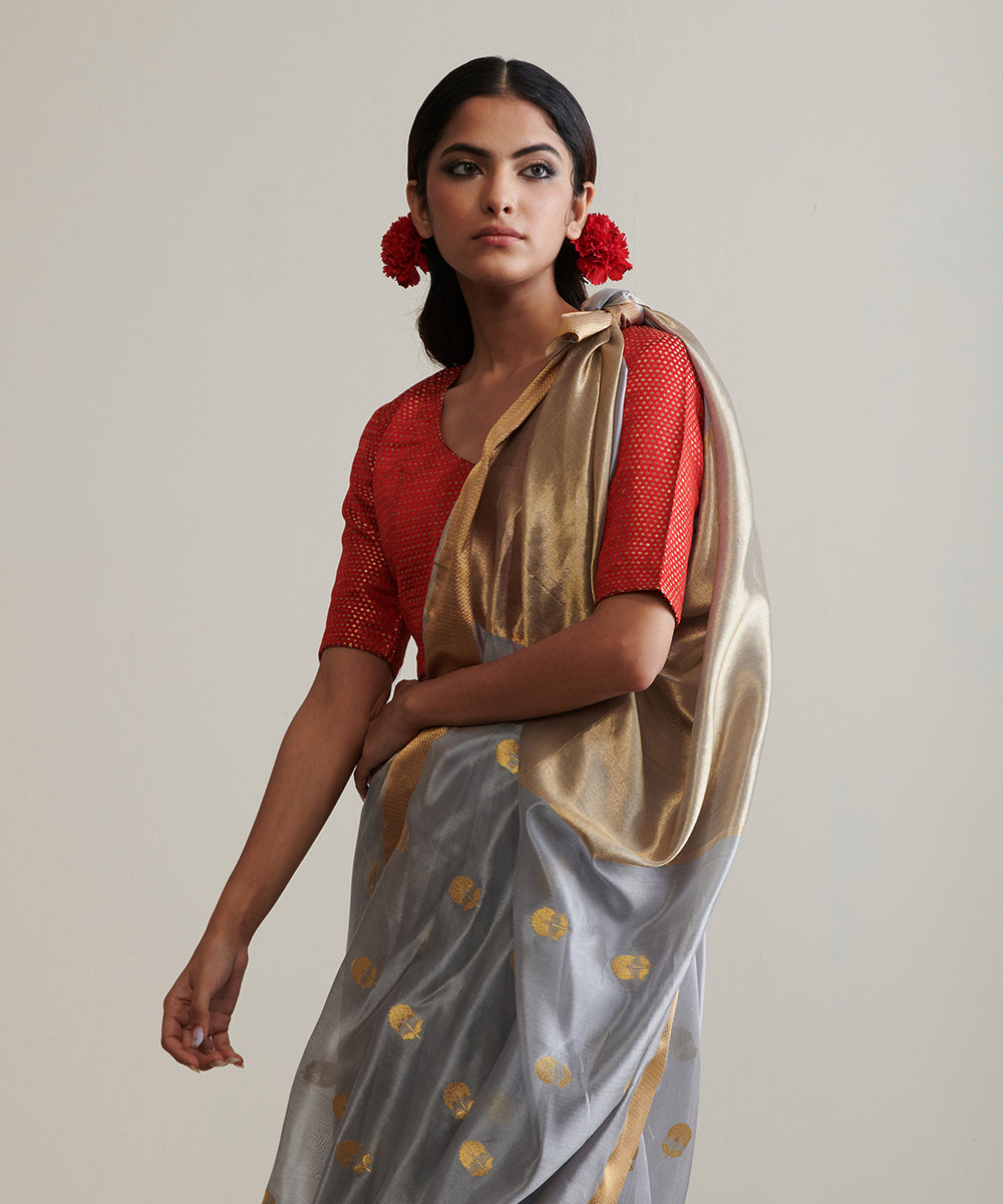Grey_Handloom_Pure_Chanderi_Silk_Saree_With_Nakshi_Gold_Border_WeaverStory_01