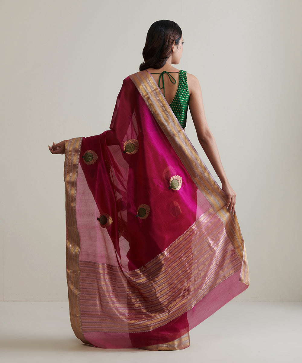 Handloom_Magenta_Pure_Chanderi_Silk_Saree_With_Nakshi_Border_And_Anardana_Booti_WeaverStory_03