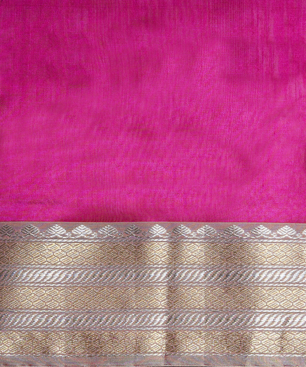 Handloom_Magenta_Pure_Chanderi_Silk_Saree_With_Nakshi_Border_And_Anardana_Booti_WeaverStory_05