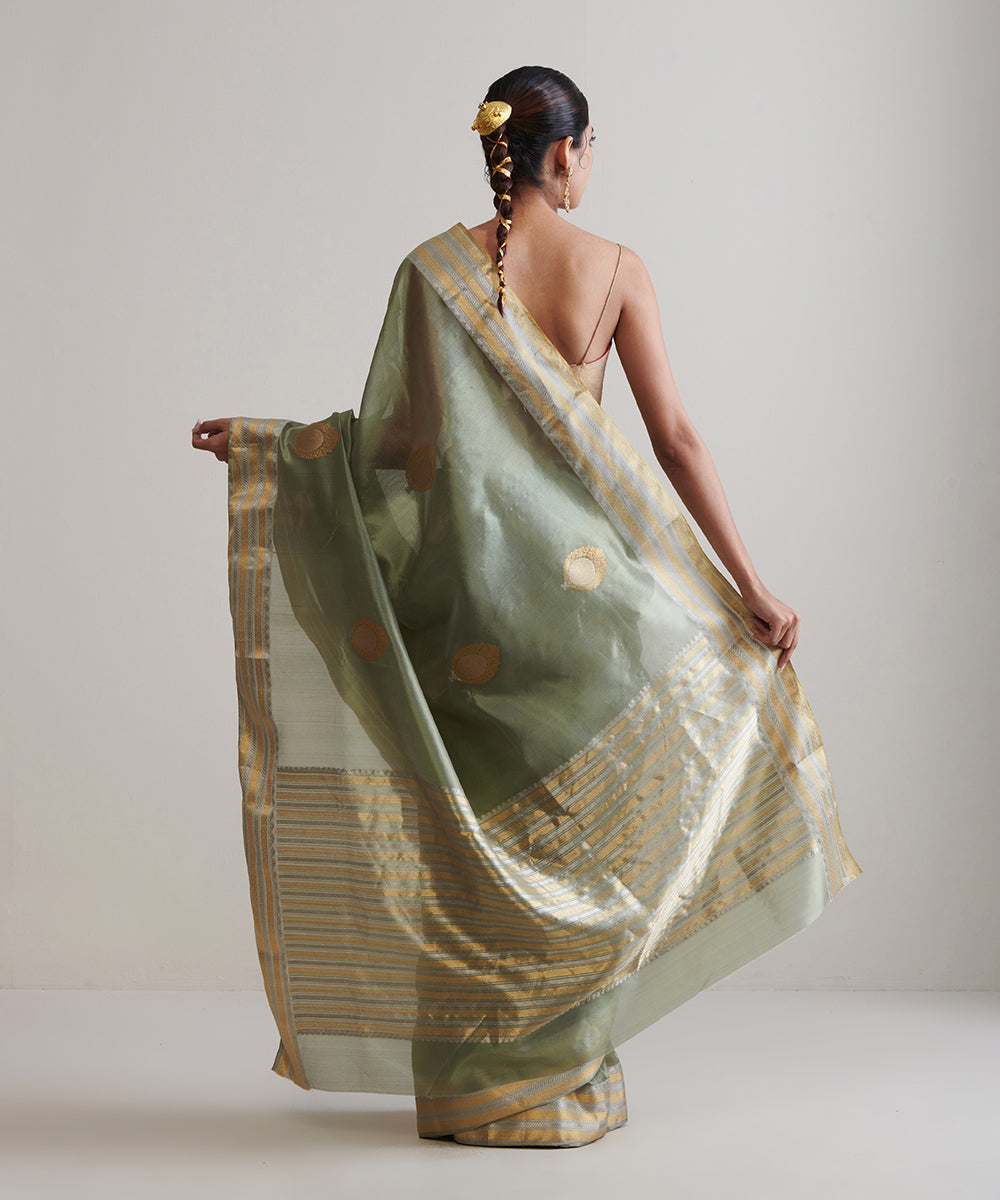 Handloom_Henna_Green_Pure_Chanderi_Silk_Saree_With_Nakshi_Border_And_Anardana_Booti_WeaverStory_03