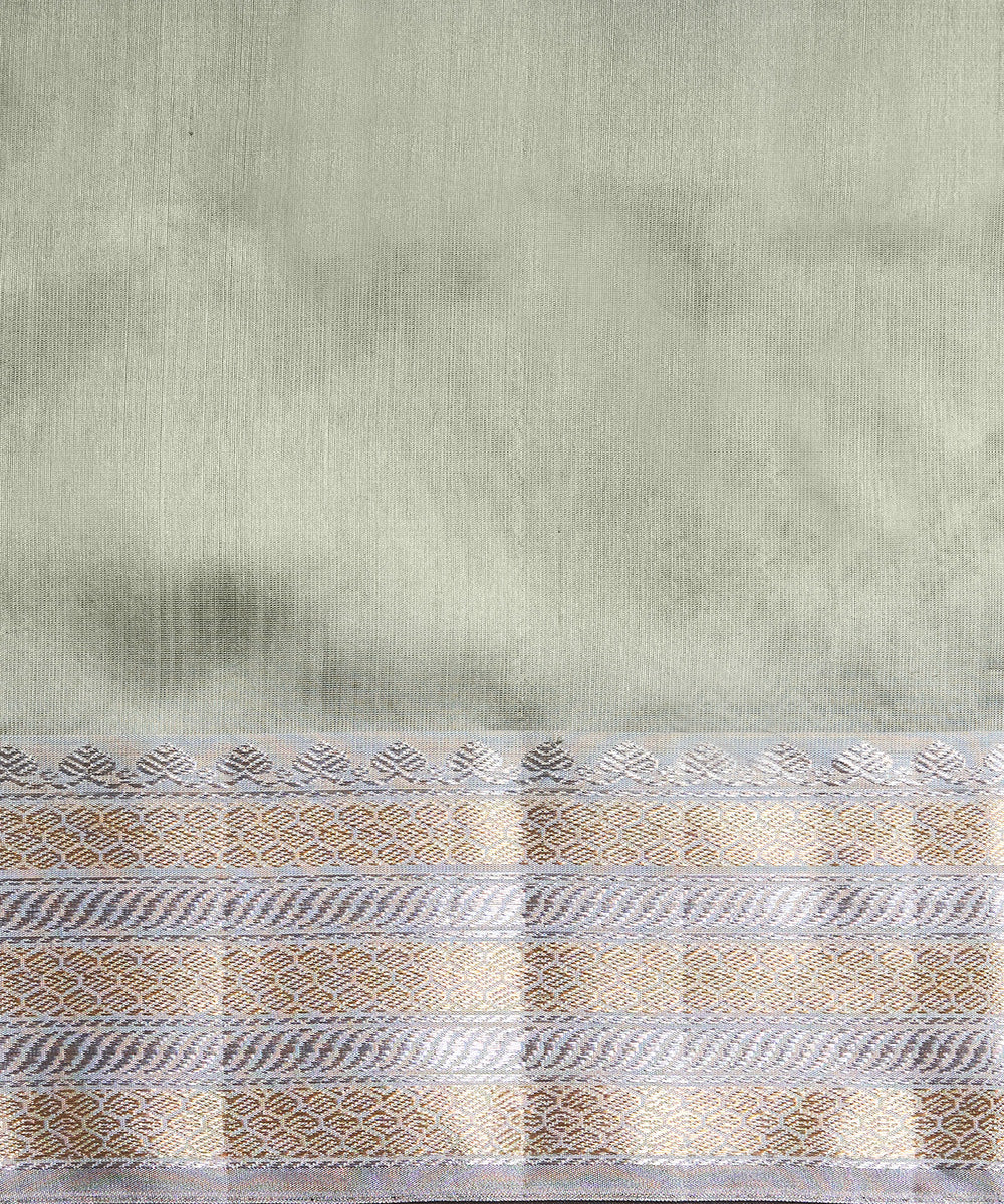 Handloom_Henna_Green_Pure_Chanderi_Silk_Saree_With_Nakshi_Border_And_Anardana_Booti_WeaverStory_05